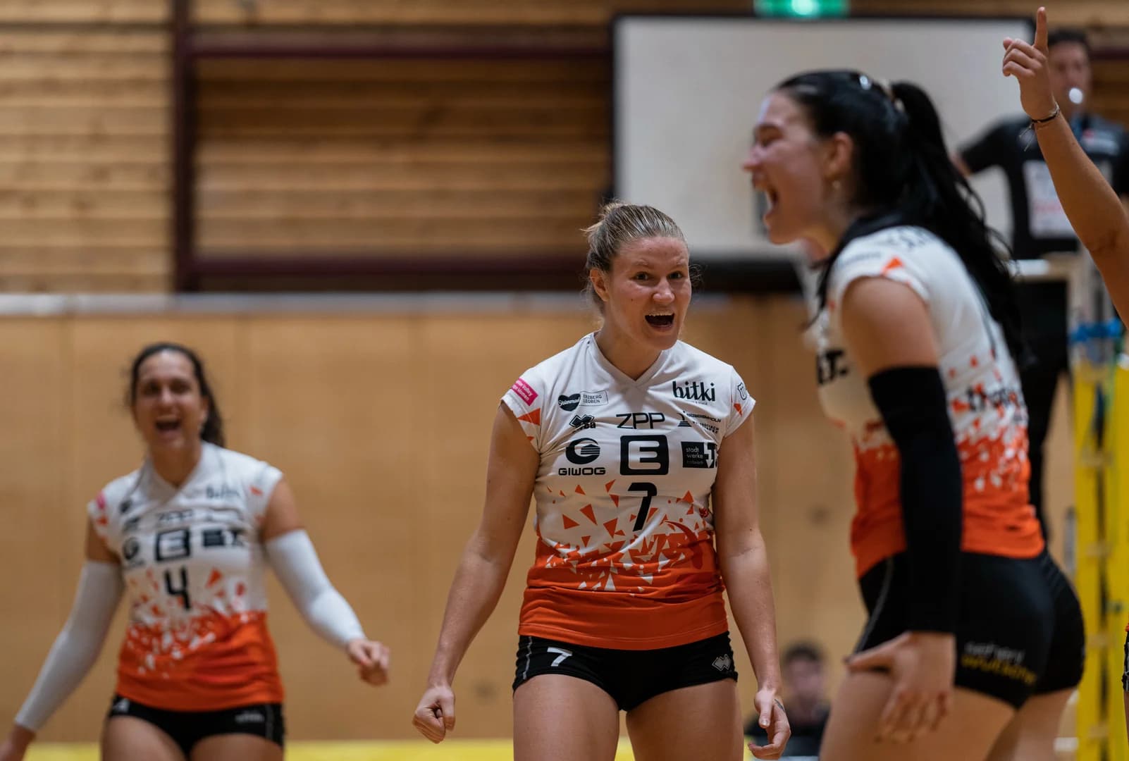 AVL Women: Erzbergmadln und Steelvolleys siegen in der Fremde