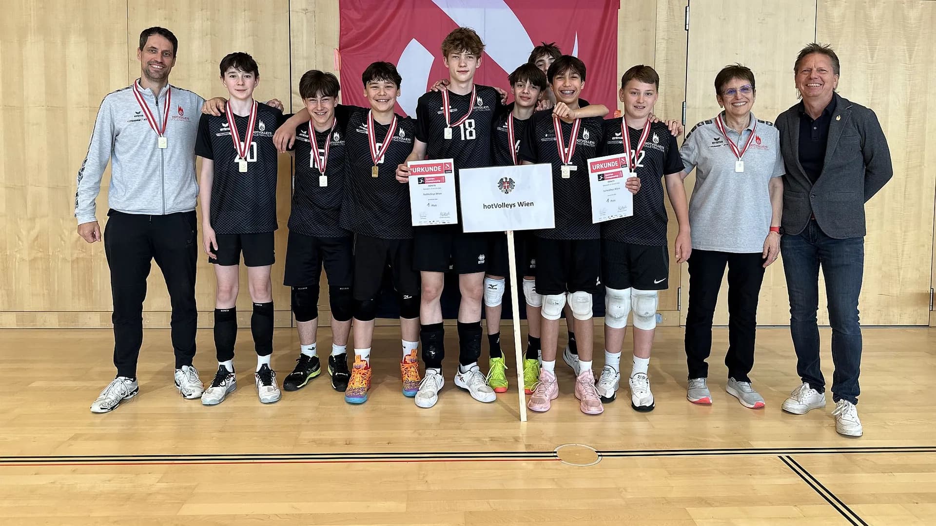 Austrian Championships: hotVolleys-Burschen holen auch U15-Gold, volley16wien-Mädchen gewinnen U13-Titel